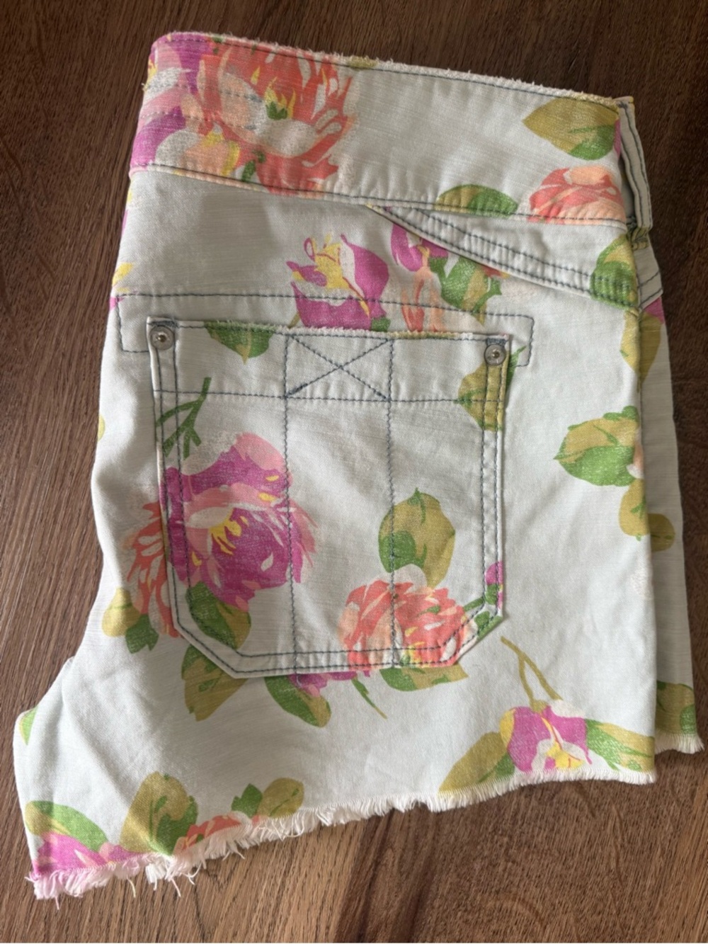 Pilcro (Anthropologie) “The Wanderer” Low-Rise Floral Cut-off Shorts Size 28 - Picture 7 of 9